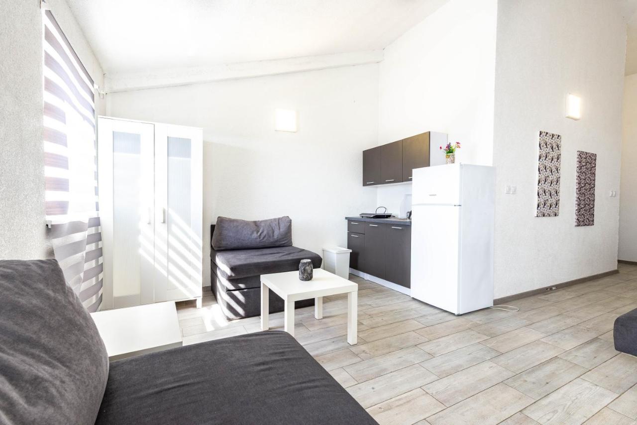 Villa Apartments Anifil Novalja Dış mekan fotoğraf